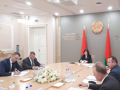 Наталья Кочанова провела рабочую встречу по вопросам развития ОАО «МАЗ»