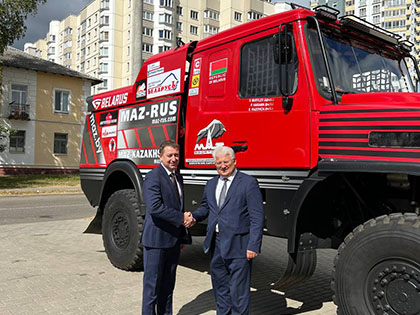 Вице-губернатор Санкт-Петербурга посетил МАЗ