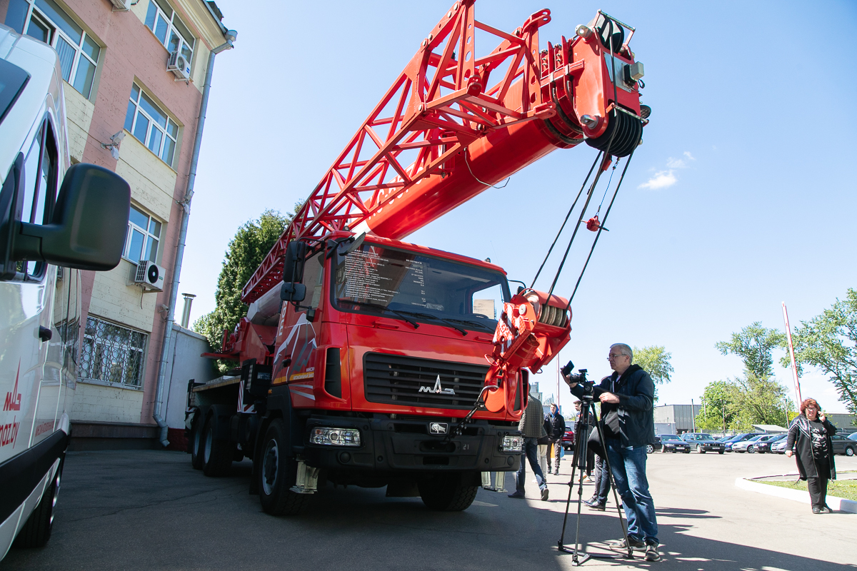 МАЗ показал в Минске свои передовые автомобили