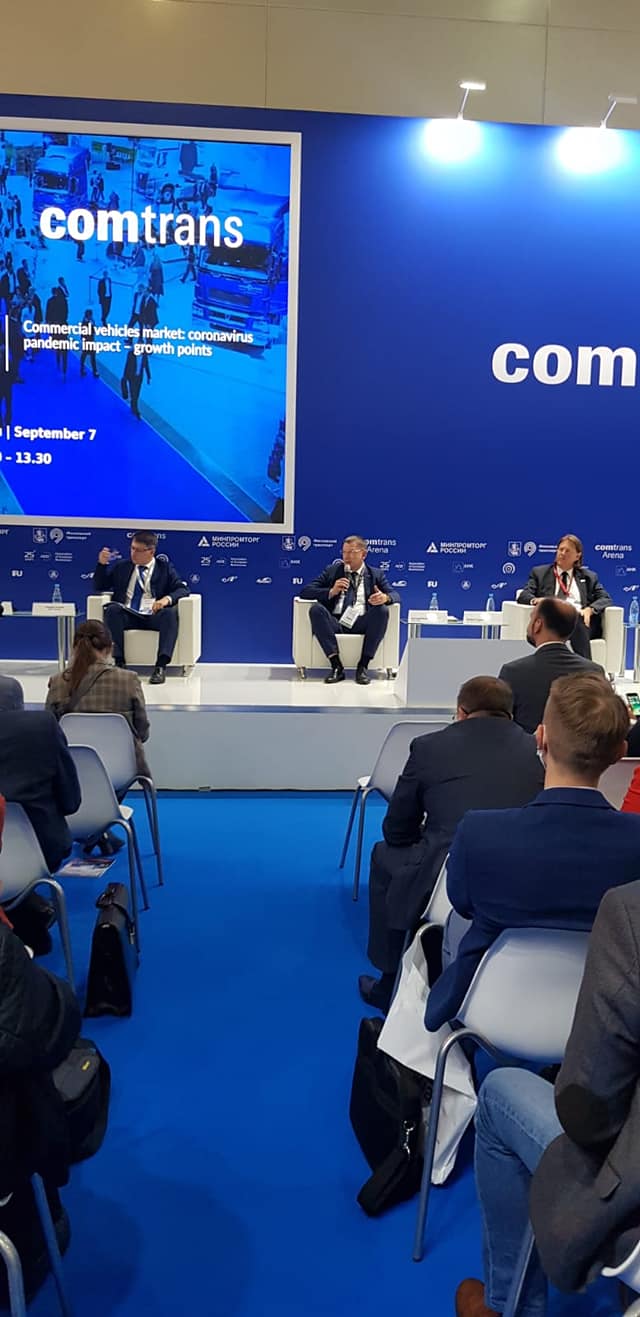 Первый день выставки КОМТРАНС 2021: встречи, деловые переговоры и вручение почетной грамоты