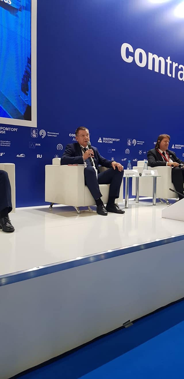 Первый день выставки КОМТРАНС 2021: встречи, деловые переговоры и вручение почетной грамоты