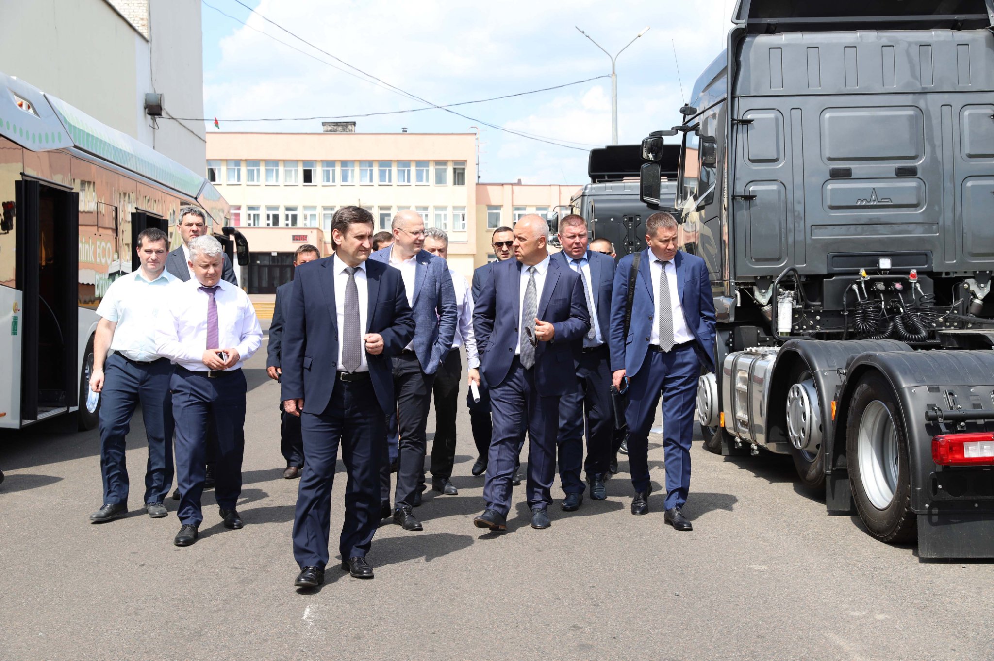 Делегация из Ростовской области посетила МАЗ
