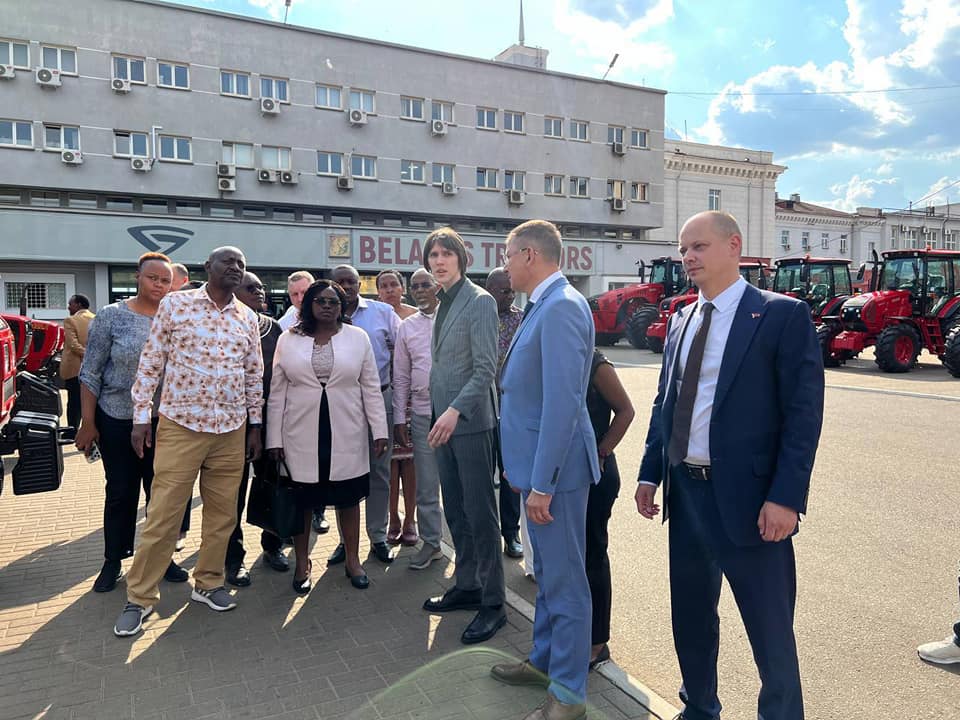 Делегацию из Кении ознакомили с техникой МАЗ
