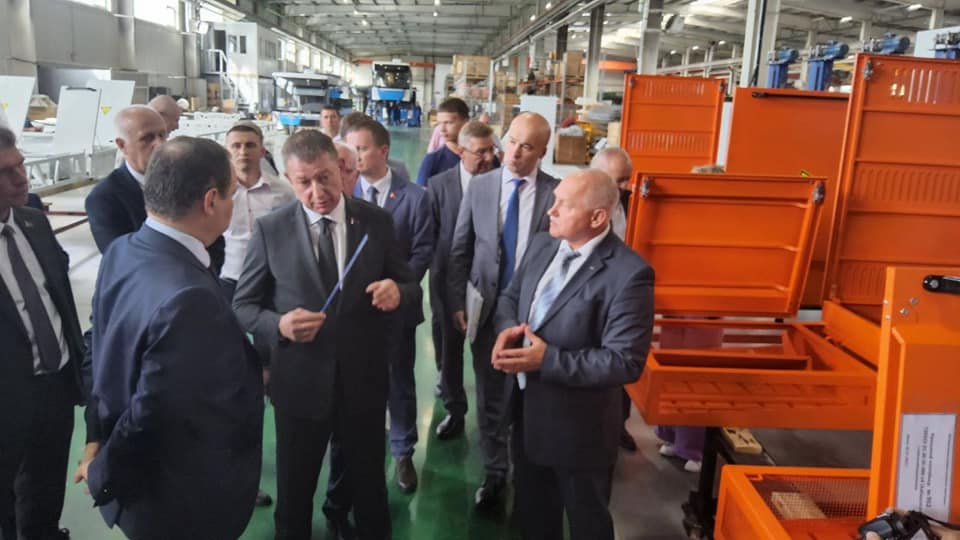 Премьер-министр Республики Беларусь посетил сборочное производство электротранспорта МАЗ в Жодино