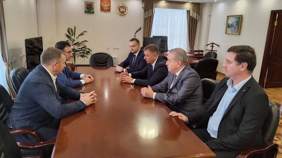 Поставки пассажирской техники МАЗ обсудили с главой Республики Татарстан