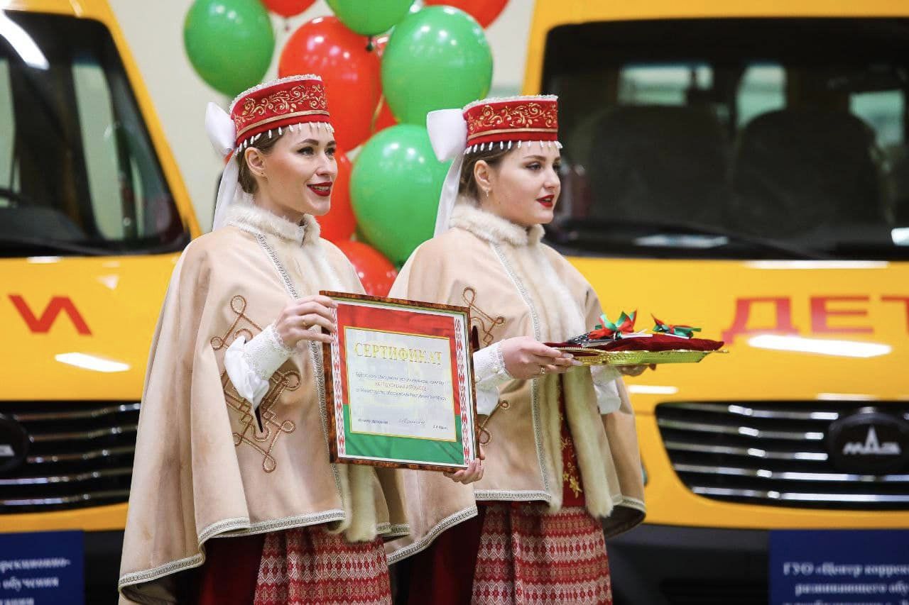 Первая партия специально оборудованных автобусов передана в Бресте