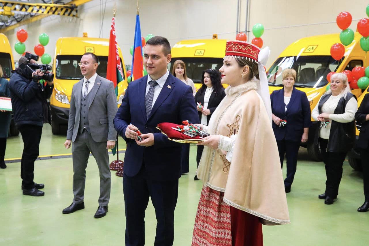 Первая партия специально оборудованных автобусов передана в Бресте