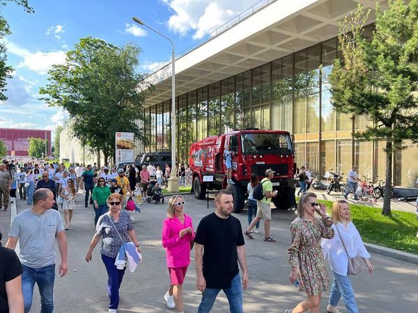 МАЗ на экспозиции Минска в павильоне Республики Беларусь на ВДНХ
