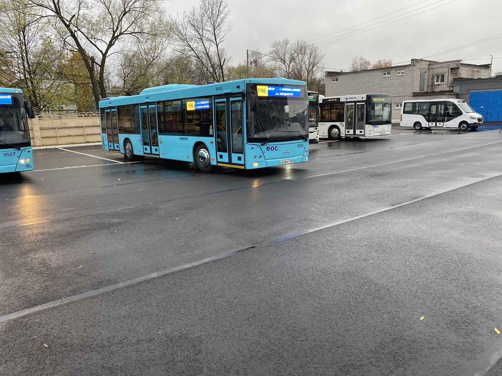 Презентация пассажирской автотехники в Санкт-Петербурге