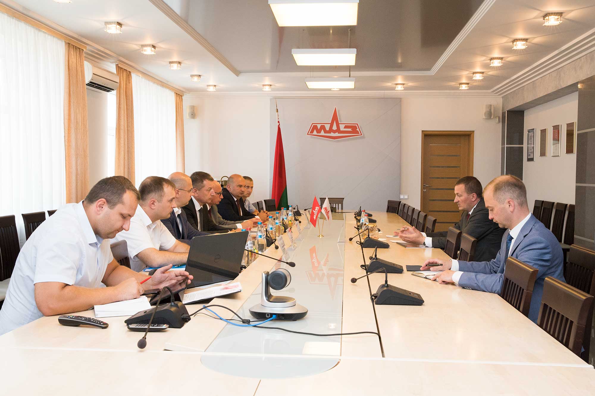 Председатель миноблисполкома посетил Минский автомобильный завод