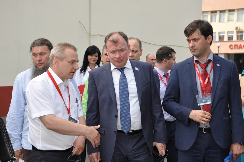 Делегация из Свердловской области посетила МАЗ